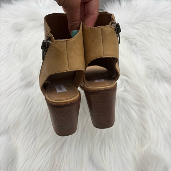 Steve Madden Open Toe Block Heels - Picture 3 of 5